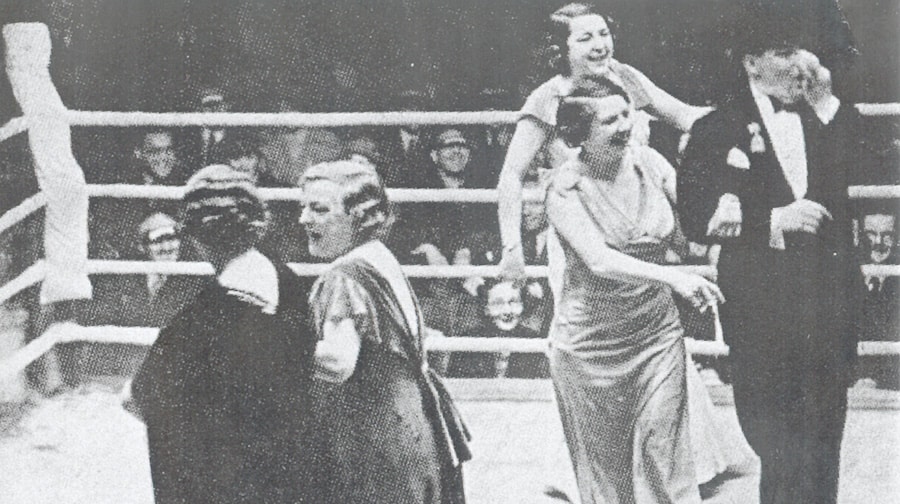 At the Silver Jubilee of The Ring in 1935 Bella linked arms with the Master of Ceremonies Patsy Hagate and gave an impromptu dancing routine.