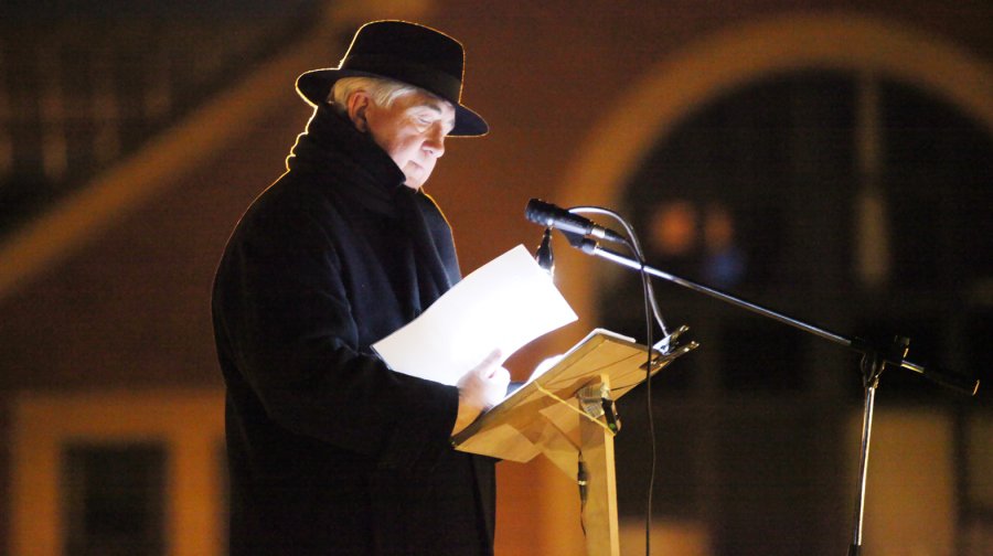 Barry delivering a speech at the memorial service he held every December