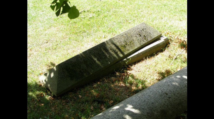 Robert Branford's grave in Little Waldingfield