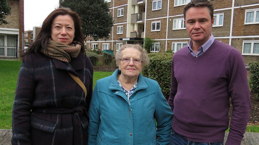 St Saviour's estate residents Samantha Mitchell and Jean Langridge with Cllr Damian O’Brien