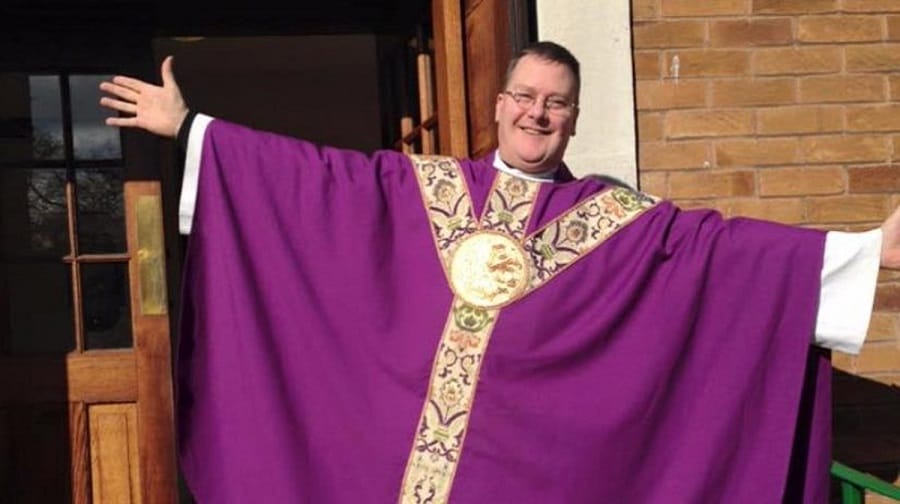 Rotherhithe vicar prepares for skydive to raise money for 'crumbling'  church columns - Southwark News