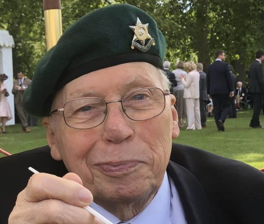 Roy lost his prized beret in the vicinity of London Bridge station Image: Ella Nokes / Twitter)