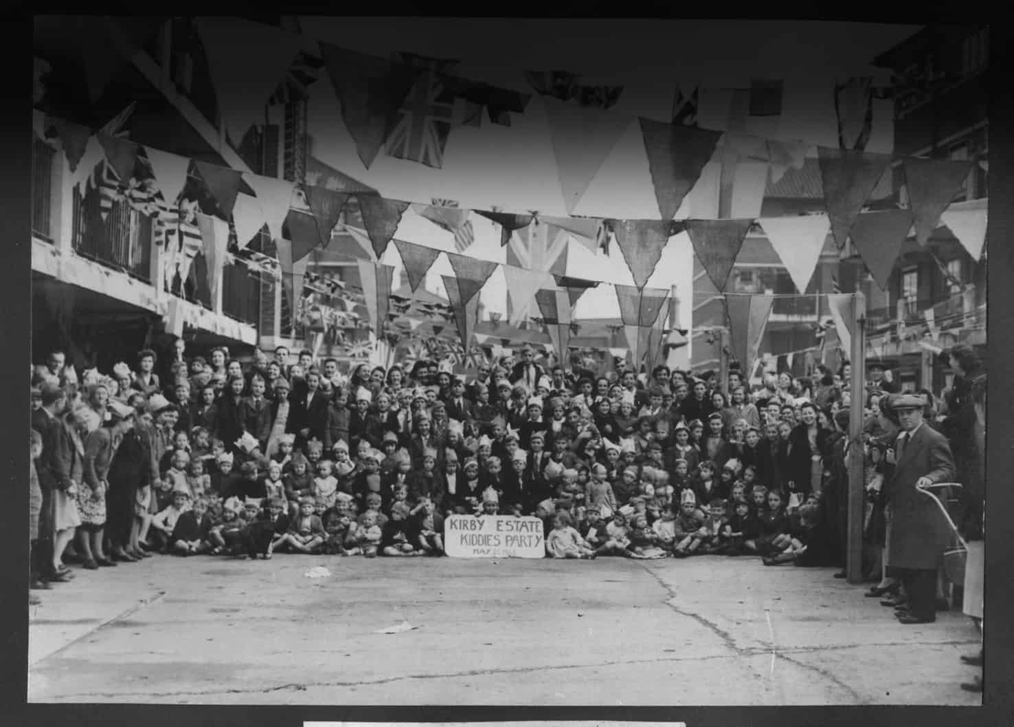 Kirby Estate victory party for VE Day - Image: Southwark History Library