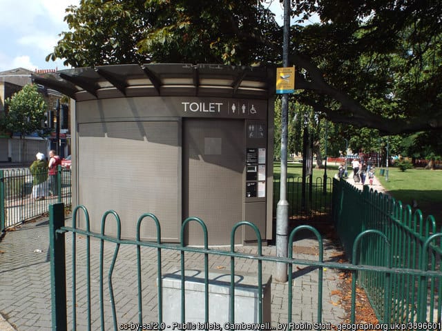 Public toilets, Camberwell Green
cc-by-sa/2.0 - © Robin Stott - geograph.org.uk/p/3896601