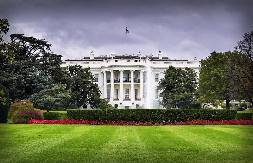 "White House" by Diego Cambiaso is licensed under CC BY-SA 2.0
