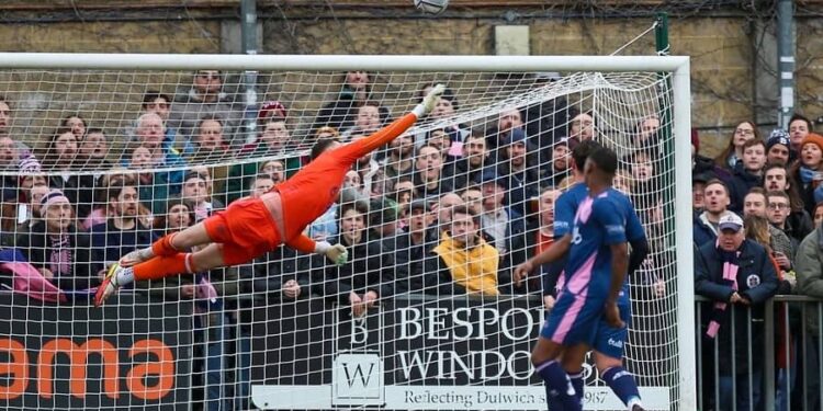 Dulwich goalkeeper Charlie Grainger. Photo: Rob Avis