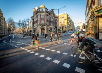 Cyclists crossing Tower Bridge Road towards Tooley Street