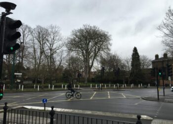 Dulwich Village lights flashing green for cyclists and pedestrians