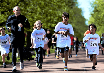 Runners in the Greenwich & Bexley Community Hospice Mini Marathon