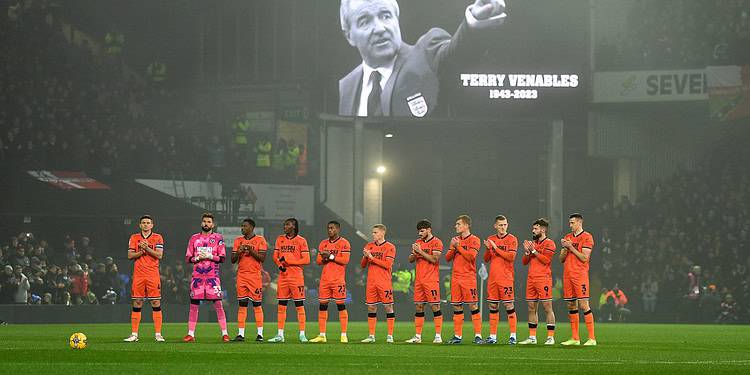 Players and fans paid tribute to the late Terry Venables before the game. Image: Millwall FC