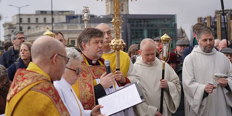 A past service in the middle of London Bridge (Diocese of Southwark)