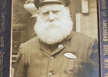 Ensign John Davis in 1910.