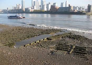 The culverted mouth of the Earl's Sluice which empties out in Deptford. Credit: Robkam (Creative Commons)