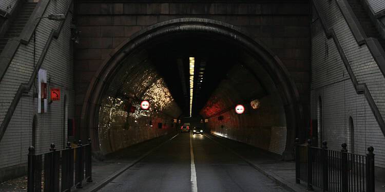 Rotherhithe Tunnel (Hjamesberglen, Wiki Commons)