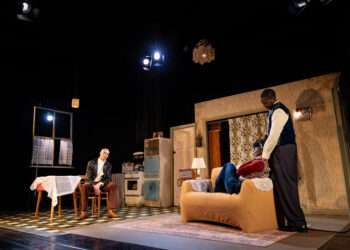 review:-how-to-keep-warm-in-winter-at-broadway-theatre