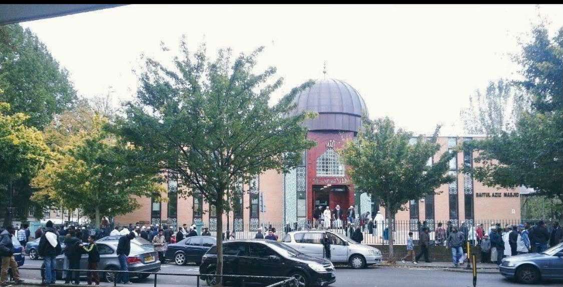 Chaos outside Southwark’s biggest mosque after claims the council tore up ...